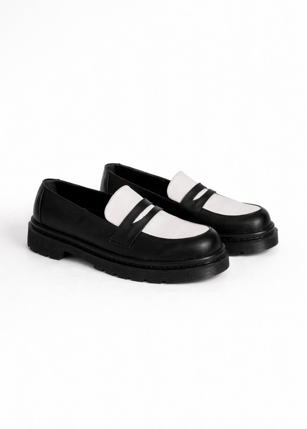 Penny Loafers Black and White